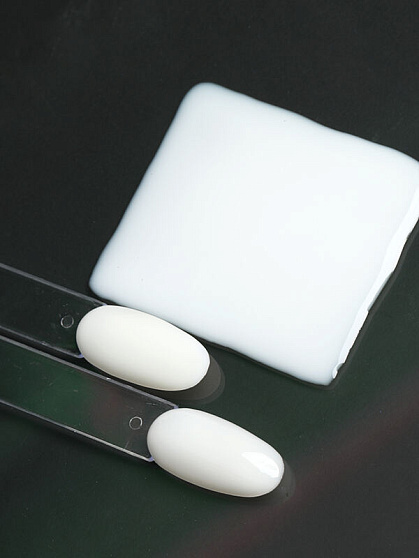 фото База для гель-лака, укрепляющая ногти, E.MiLac Fiber Base Gel Milk №2, 50 мл